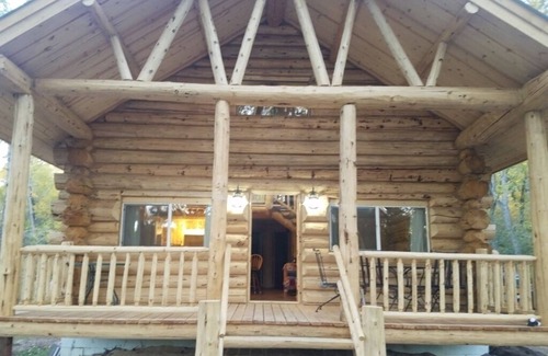 Antonito Cabin | Spacious Amish built Log Cabin in the Woods