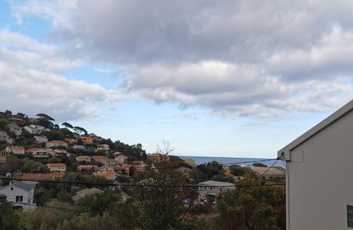 Figarella Villa | Spacious and charming villa nestled in the maquis, 5 minutes' walk from the beach