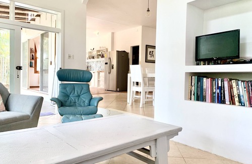 Bahia de la Academia House | Spacious and Beautiful home in the Galapagos Islands
