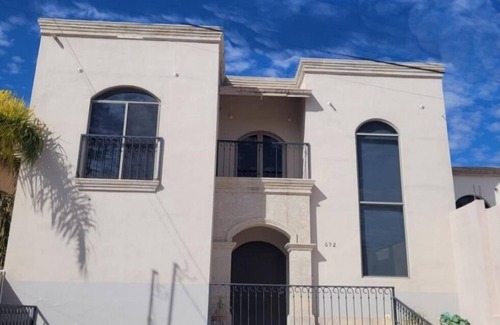 Saltillo House | Spacious and beautiful 3-bedroom house with WiFi and AC in charming Saltillo