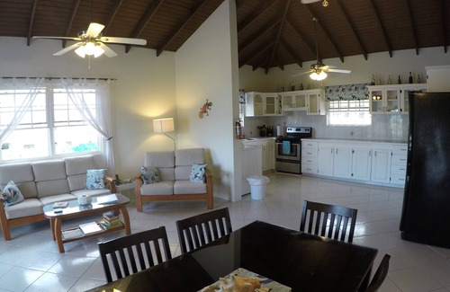 Welches Villa | Spacious and breezy. Just steps to the beach!