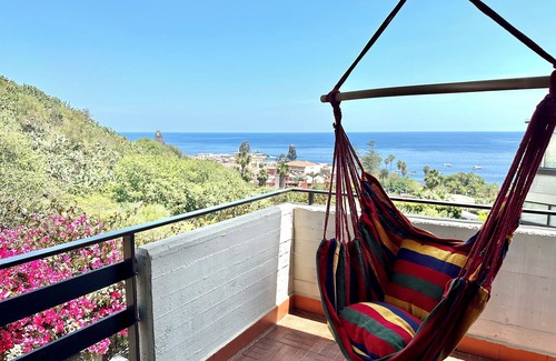 Aci Trezza Apartment | Spacious and bright apartment with terrace and beautiful sea views