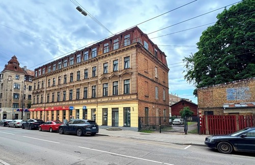 Grizinkalns Apartment | Spacious and Bright Apartment w/Free Parking and Self-Check-In
