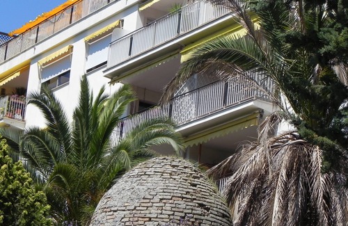 La Madeleine Apartment | Spacious and bright apartment in residence with swimming pool, sea view and park
