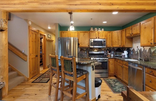 Keystone House | Spacious and Bright Keystone Townhome