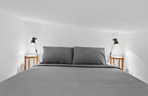 Holly Apartment | Spacious and Bright with Deck Walkable to 6th St