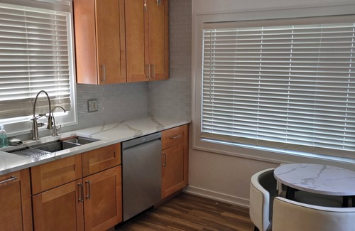 Benson House | Spacious and Charming 3-bedroom house with WiFi, AC in beautiful Omaha