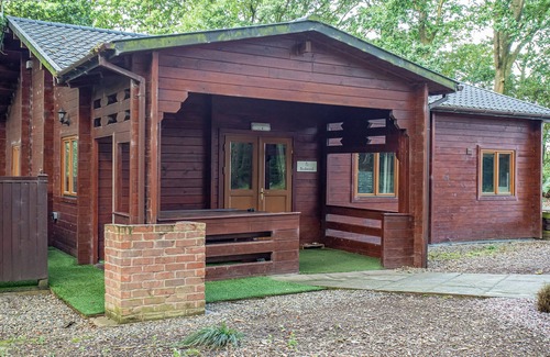 Overton-on-dee Ski Chalet | Spacious and comfortable lodge with contemporary styling.