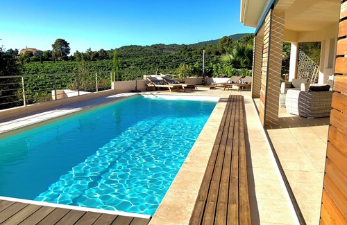 Sari-Solenzara Villa | Spacious and comfortable house with sea and vineyard view.