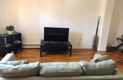 Ditmas Park House | Spacious and comfortable 2/2 apartment located in the heart of brooklyn