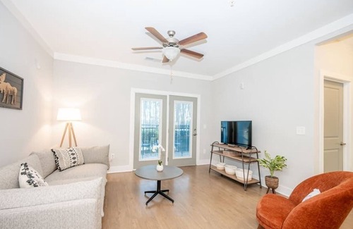 Morrisville Apartment | Spacious and Comfy 1BR with Workspace+Gym+Parking