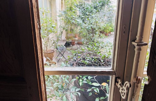 Arts-et-Metiers Apartment | Spacious and dramatic 3-bedroom apartment in the heart of Le Marais
