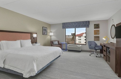 Macon House | Spacious and Fantastic Room! With Free Breakfast