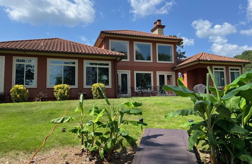 Wedowee House | Spacious and luxurious house on the lake, with guest boat slip and home theater