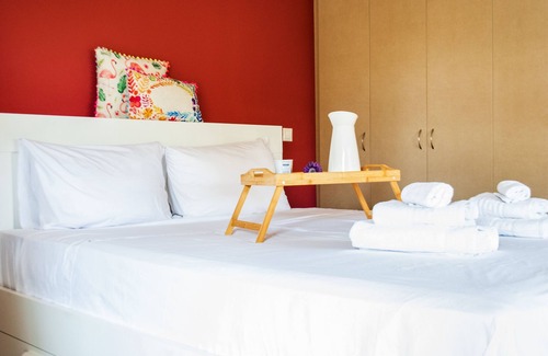 Agia Paraskevi Apartment | Spacious and Modern Apt in the Suburbs of Athens