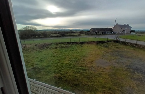 Cylch-Y-Garn House | Spacious and modern 4 bedroomed detached house with panoramic views