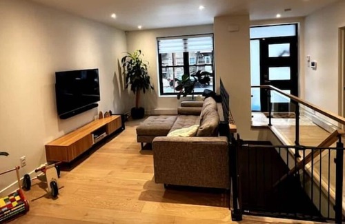 Pierrefonds-Roxboro Apartment | Spacious and Modern Family home