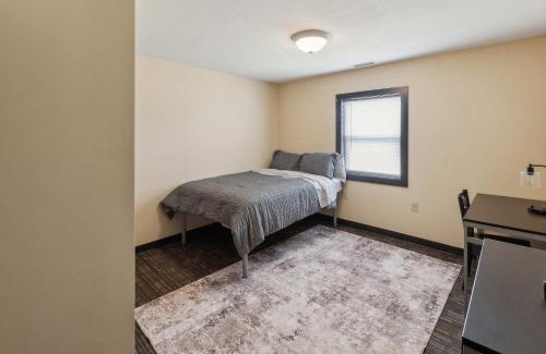 Ontario Apartment | Spacious and Modern Stay to Relax & Recharge