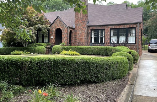 Athens House | Spacious and newly remodeled comfort In the Heart of Five Points