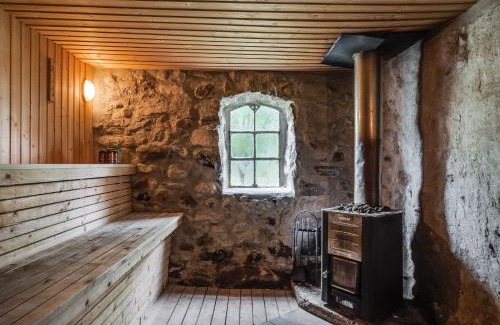 Knared House | Spacious and newly renovated farmhouse with indoor pool