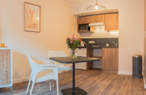Besancon Condo | Spacious and peaceful, the T1 Bis "HUGO" is ideal for 1 to 2 people.