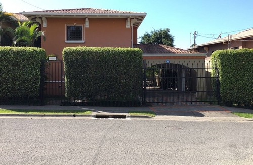 Curridabat House | Spacious and quiet with great location
