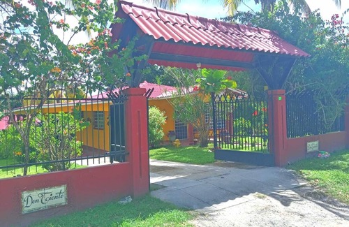 Tumba Vieja House | Spacious and relaxing beach house in Paradise to share with family or friends