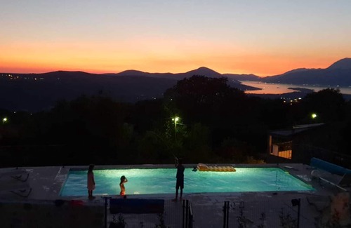 Radanovici House | Spacious and renovated stone house with swimming pool and stunning view