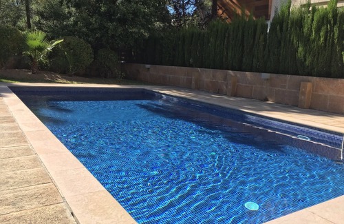 Puerto de Pollensa Apartment | Spacious and sleek apartment with pool just a 5 minute walk to beach/nightlife.
