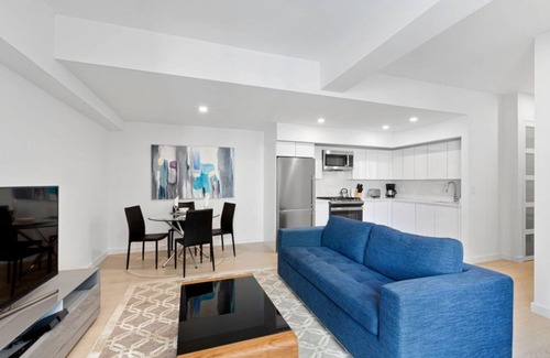 Battery Park City Condo | Spacious and Stylish Accommodation in the Heart of Lower Manhattan