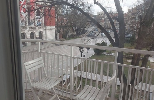 Ruse Center Apartment | Spacious and sunny 6-bedroom apartment with AC ,WiFi in the center of Ruse