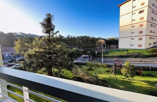 Vila Iara Apartment | Spacious apartment with beautiful view in the center of Campos de Jordão