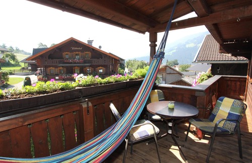 Bruck am Ziller Apartment | Spacious apartment in typical Tyrolean style