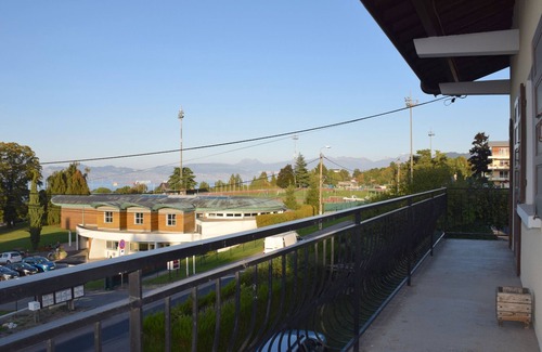 Evian-les-Bains Apartment | Spacious apartment for 6 with wifi, pets allowed and parking in Évian