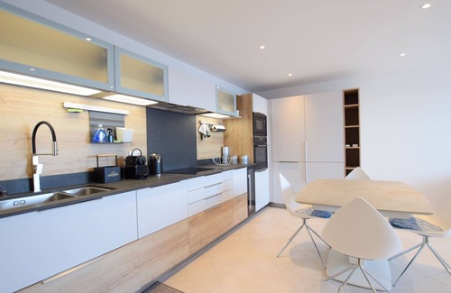Evian-les-Bains Apartment | Spacious apartment for 4 with balcony, wifi and pets allowed