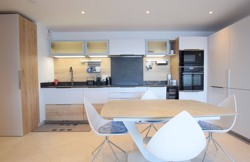 Evian-les-Bains Apartment | Spacious apartment for 4 with balcony, wifi and pets allowed