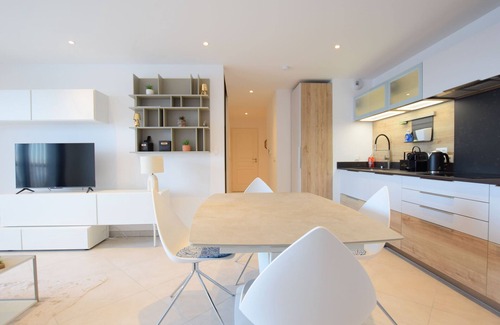 Evian-les-Bains Apartment | Spacious apartment for 4 with balcony, wifi and pets allowed