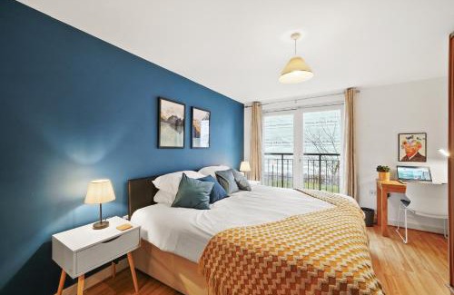 Bishop's Stortford Apartment | Spacious Apartment in Bishop Stortford Town Sleeps 5
