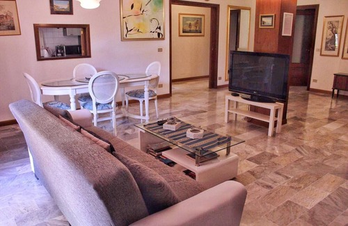 Aurelio House | SPACIOUS APARTMENT 10 MINUTES FROM S. PETER