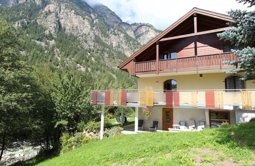 St. Niklaus Apartment | Spacious Apartment in St Niklaus near Mattertal Ski Area