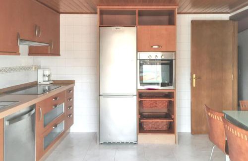 Laxe Apartment | Spacious Apartment Facing the Sea - Laxe - 75 m² - Terrace