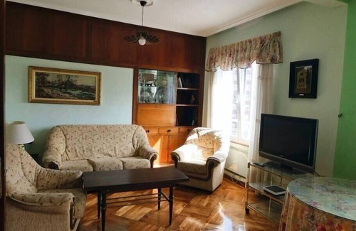 Aviles Apartment | Spacious apartment in Avilés by beBalmy