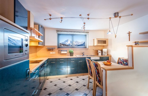 Vorderlanersbach Apartment | Spacious apartment in a sunny, central location