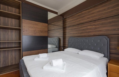Petralona Apartment | Spacious Apartment in Athens