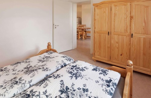 Weißig Apartment | Spacious Apartment in Weißig with Garden