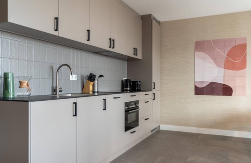The Hague Center House | Spacious apartment in Den Haag with view