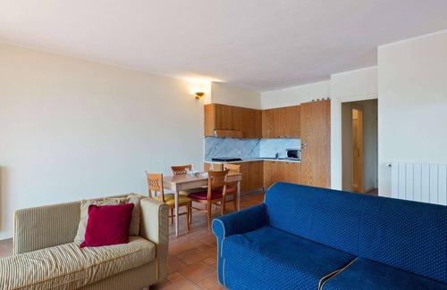 Oggebbio Apartment | Spacious Apartment in Rancone With Lake View