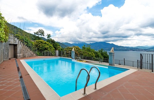 Oggebbio Apartment | Spacious Apartment in Rancone with Lake View