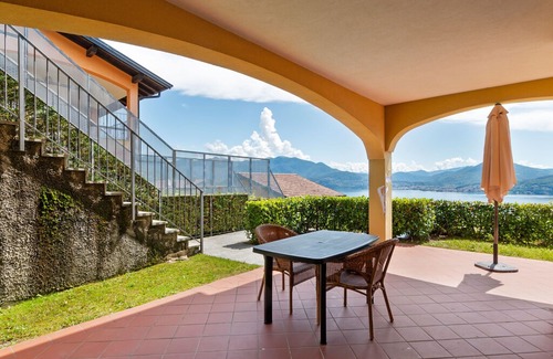 Oggebbio Apartment | Spacious Apartment in Rancone with Lake View