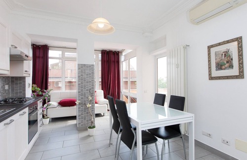 Gianicolense Apartment | Spacious apartment in the heart of Monteverde Vecchio district close to Pamphili Park